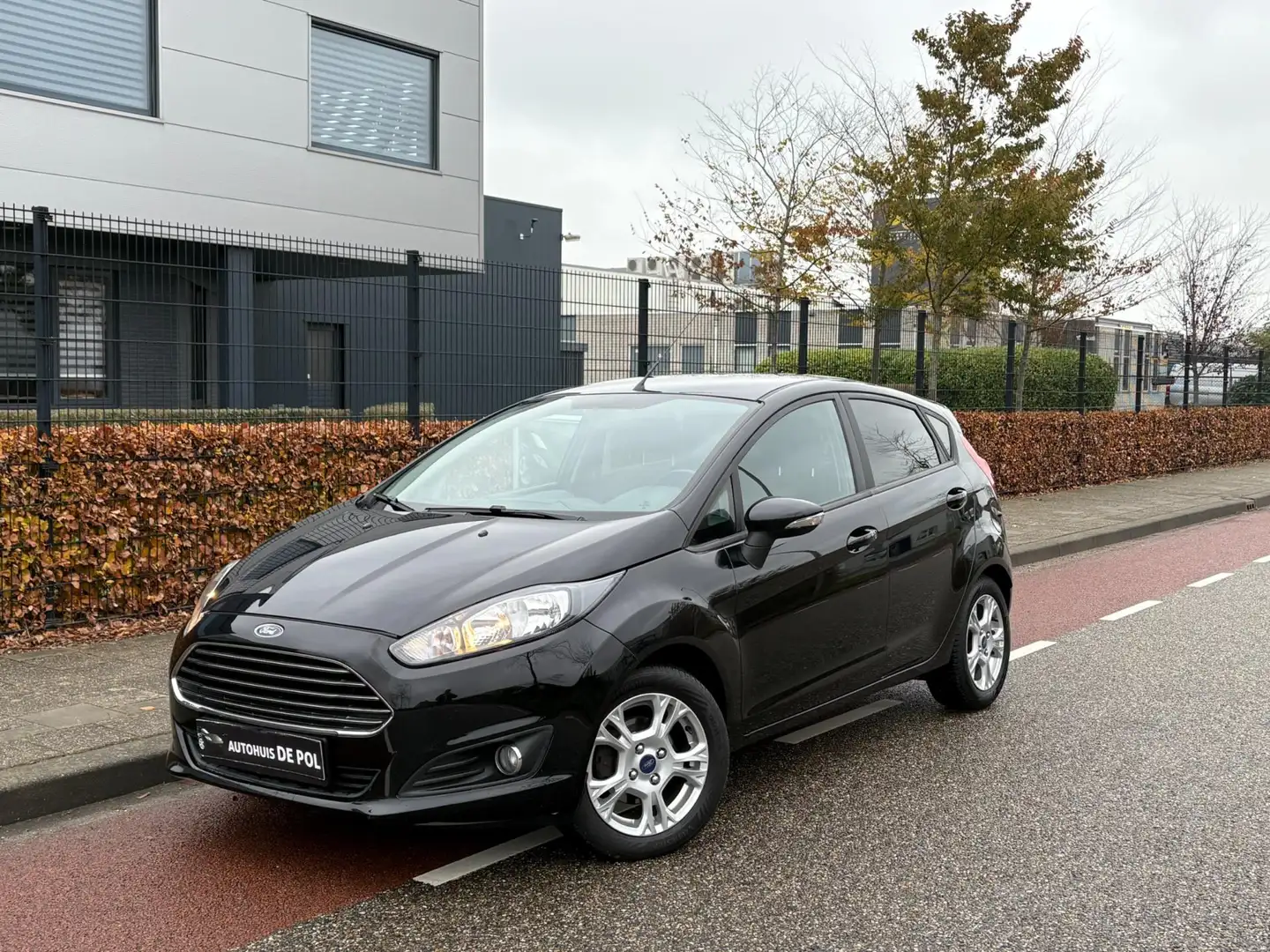 Ford Fiesta 1.0 EcoBoost style Airco stoel-verwarming start/st Zwart - 1