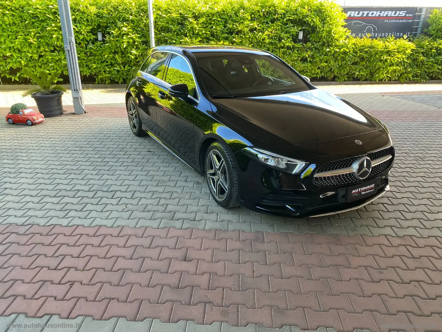 Mercedes-Benz A 180 A 180 d Automatic Premium Zwart - 1