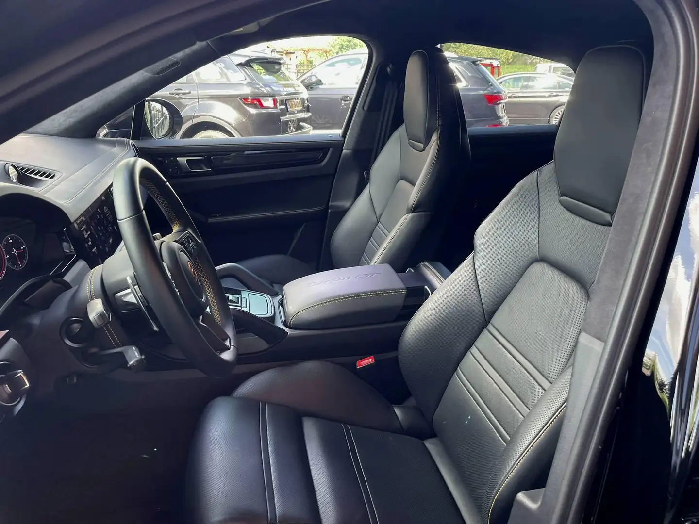 Porsche Cayenne Coupé 4.0 Turbo GT Zwart - 2