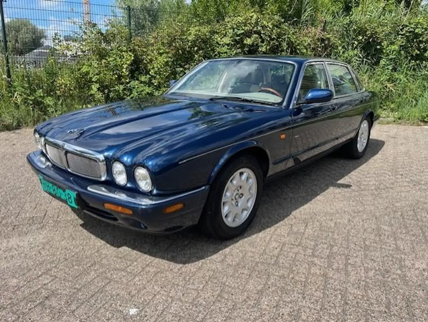 Jaguar Sovereign 4.0 V8 Blauw - 1