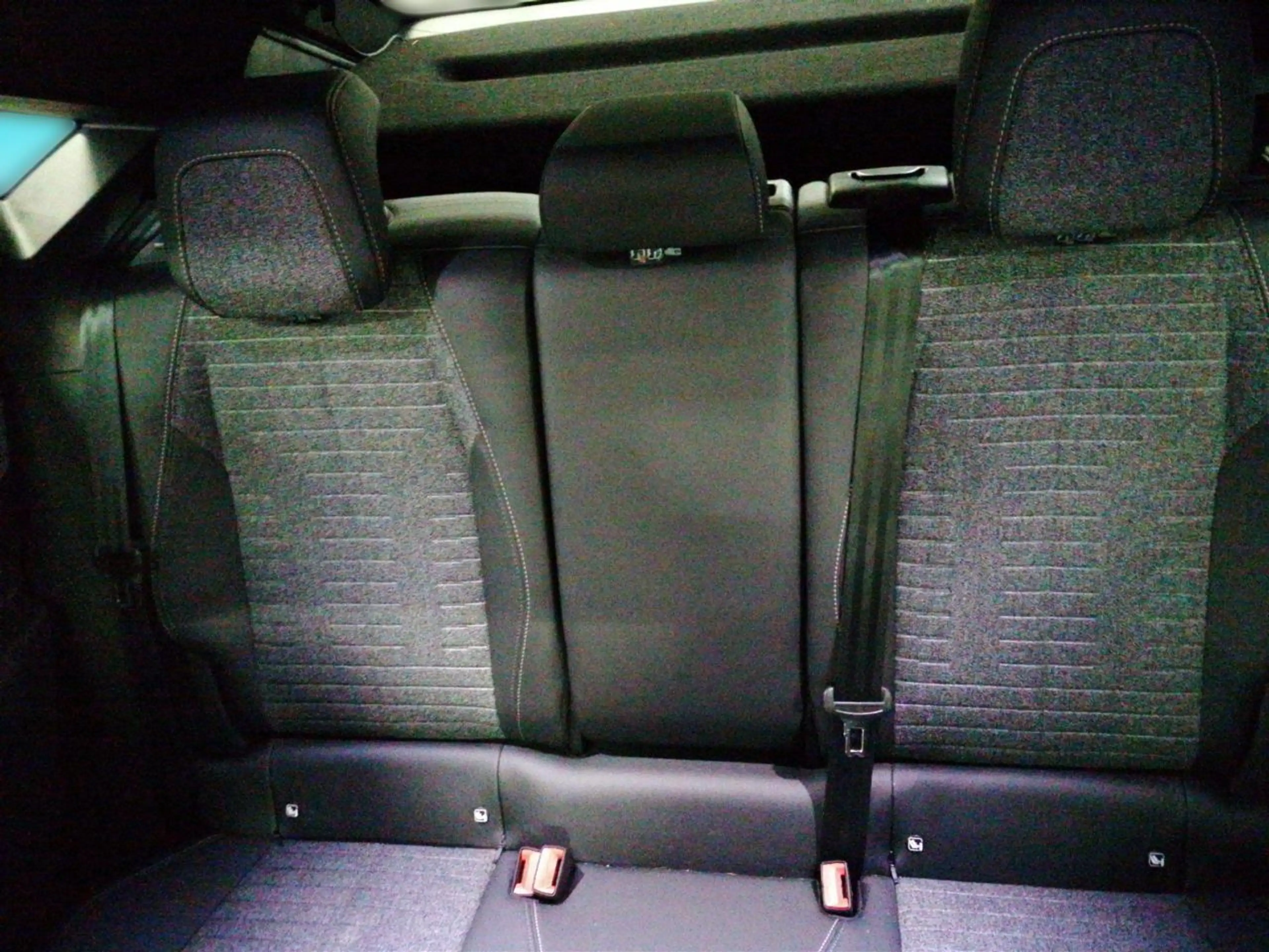 Peugeot 3008 Hybrid 145 Allure e-DSC6 Navi+Lenk/SHZ+360° Kam+ — photo 11