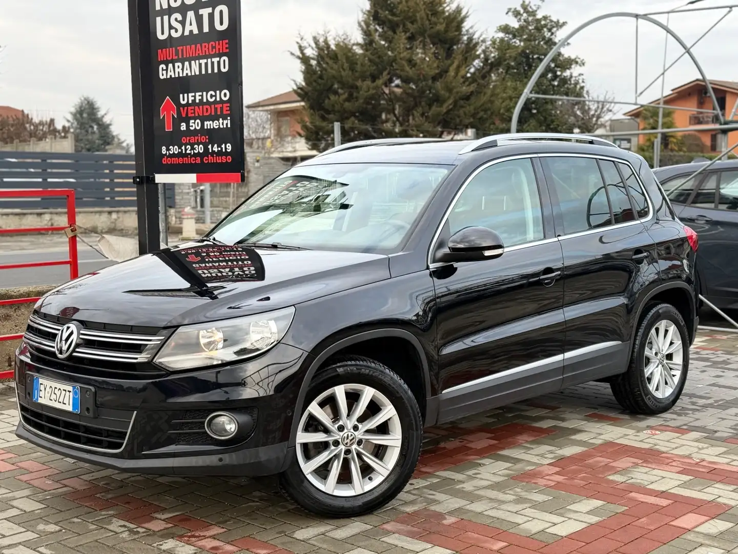 Volkswagen Tiguan Tiguan 2.0 TDI 140CV 4MOTION DSG Sport & Style Nero - 2
