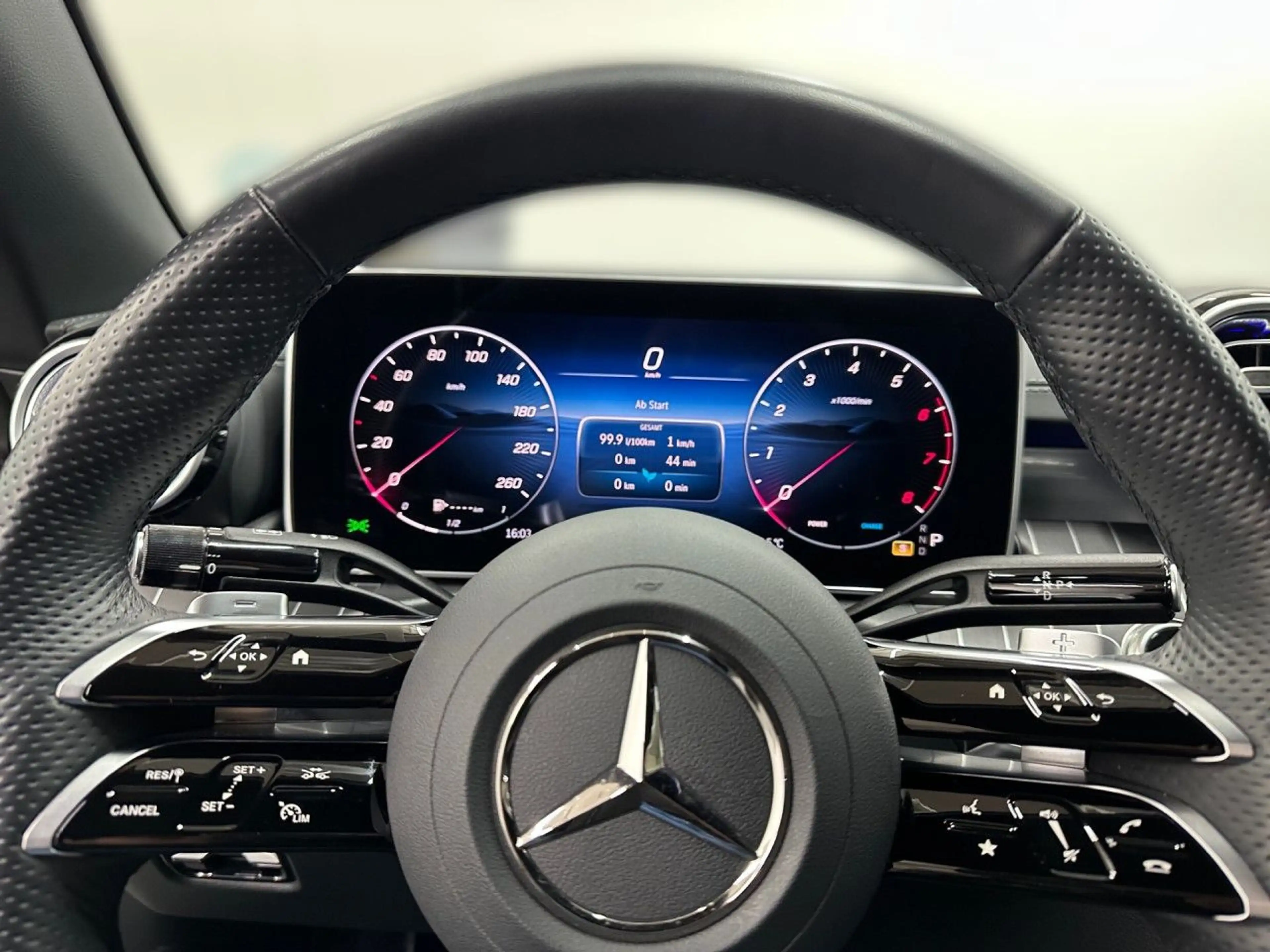 Mercedes-Benz CLE 450 Cab. 4M AMG Fahrass 360° Burmester HUD AHK — photo 10