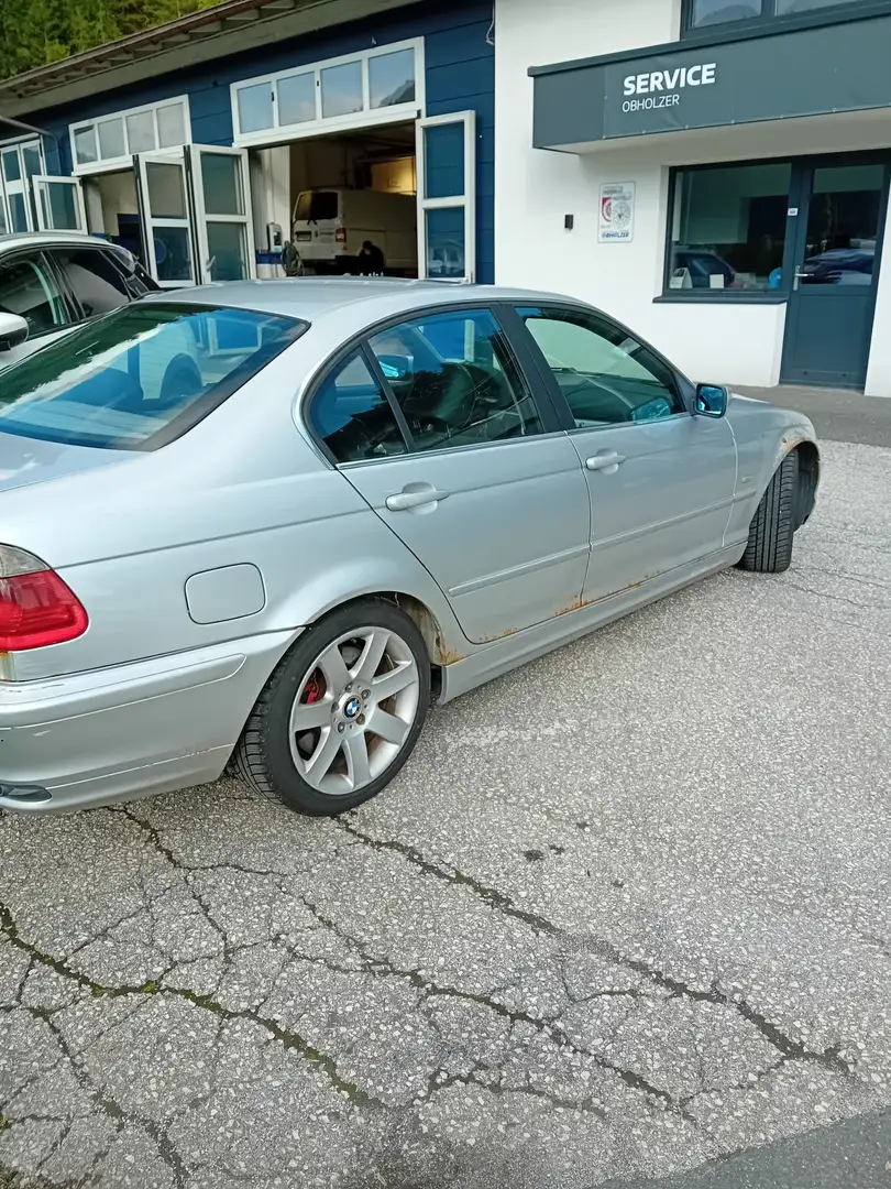 BMW 330 330d - 1