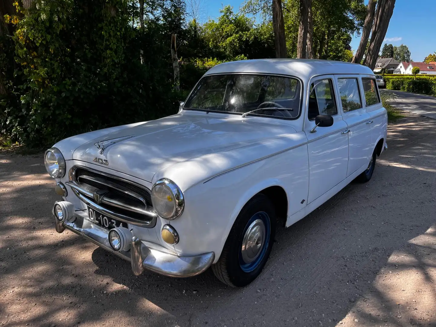 Peugeot 403L Білий - 1