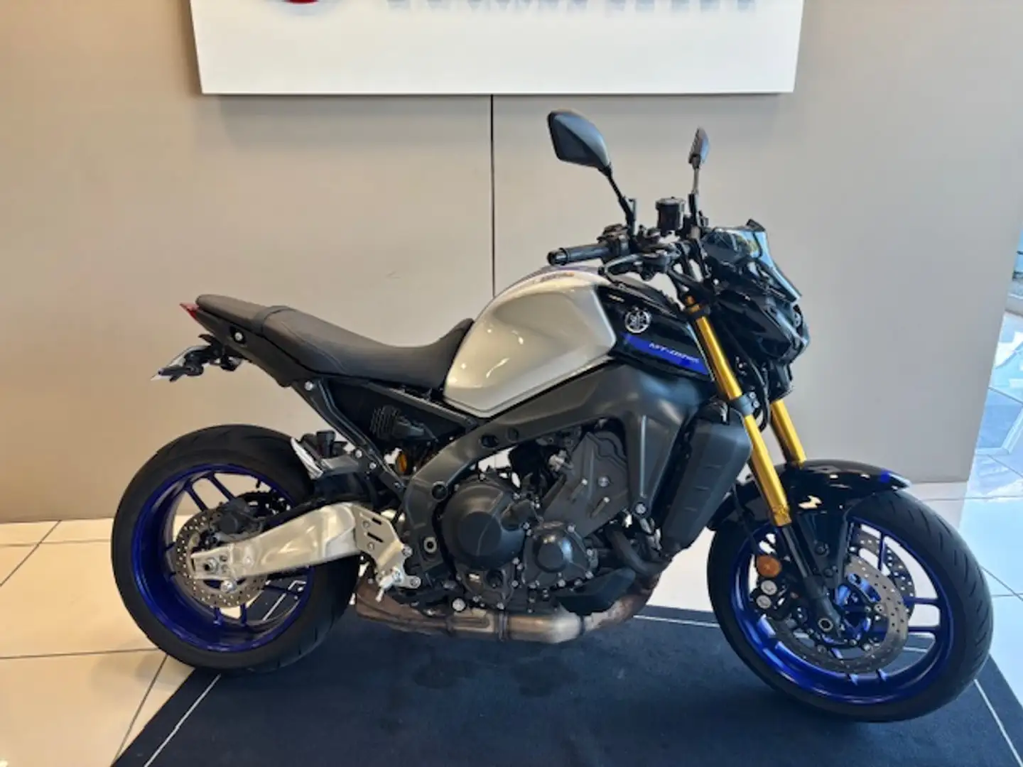 Yamaha MT-09 Blu/Azzurro - 2