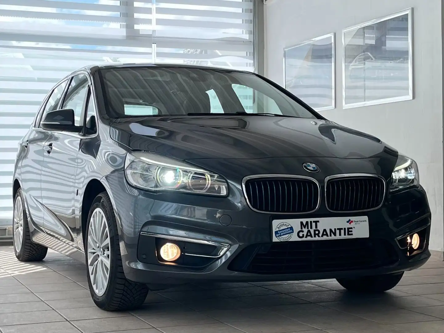 BMW 225 xe Aut.Luxury Line PANO Sportsitz LEDER Grau - 1