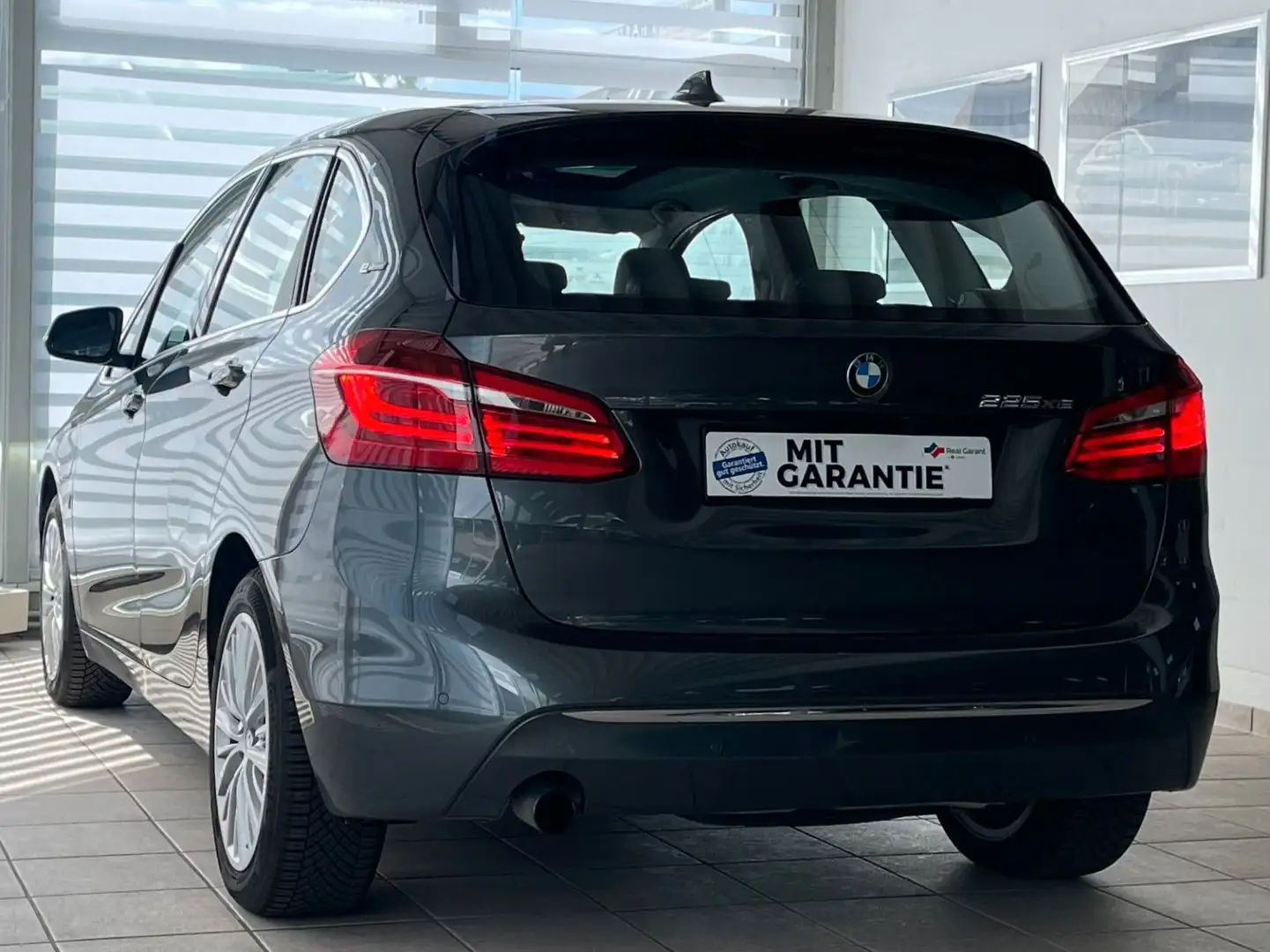 BMW 225 xe Aut.Luxury Line PANO Sportsitz LEDER Grau - 2