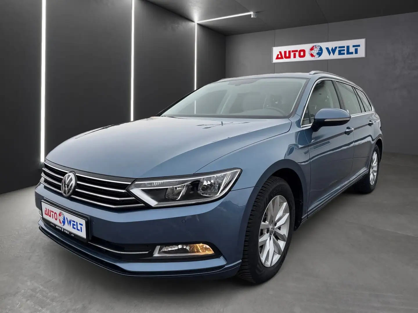 Volkswagen Passat Variant 1.4 TSI Comfortline Navi PDC AUX Bleu - 1