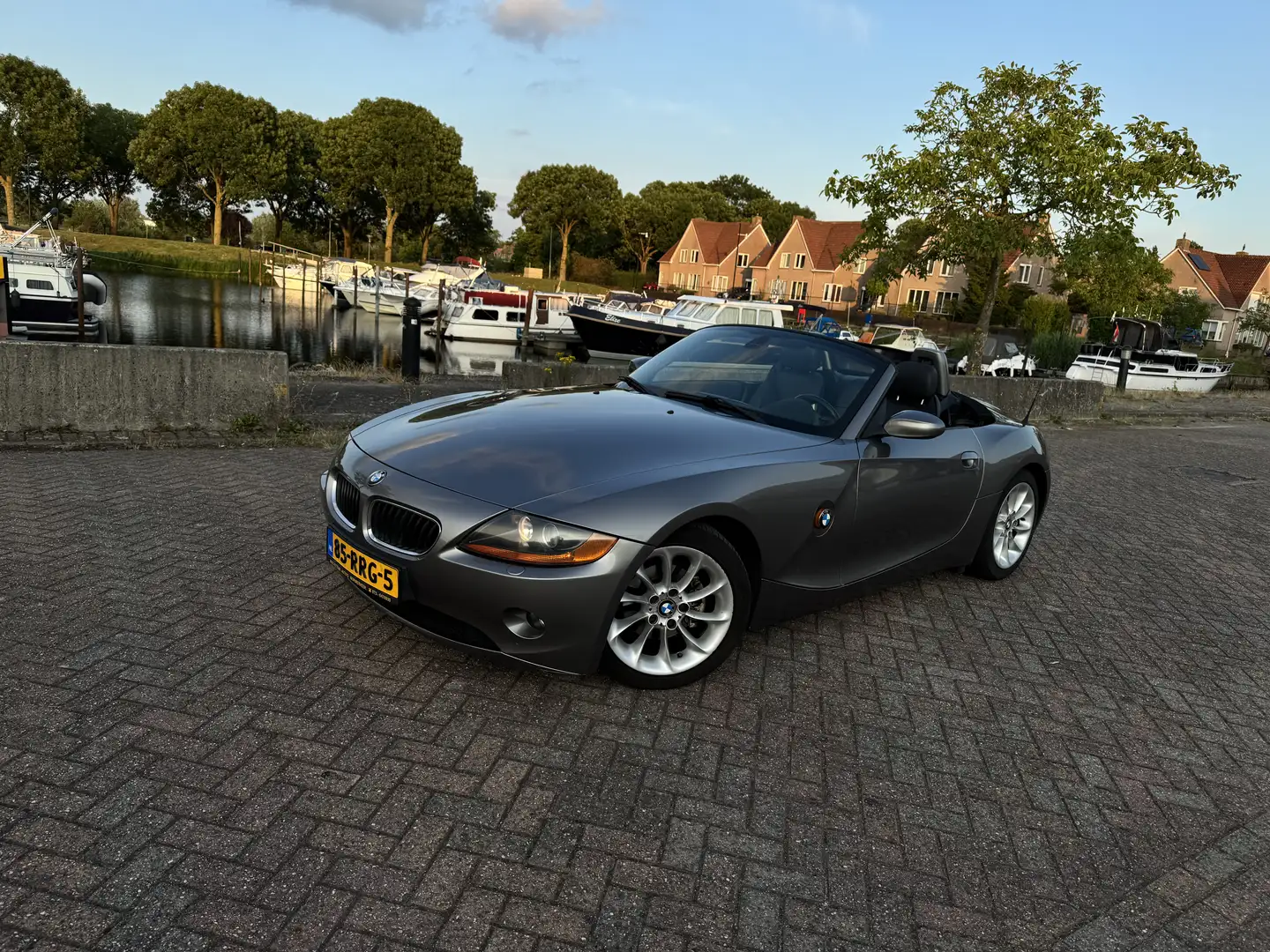 BMW Z4 BMW Z4 2.5i Sport+Hard-top NEW APK  tot Apr2026 Gri - 1