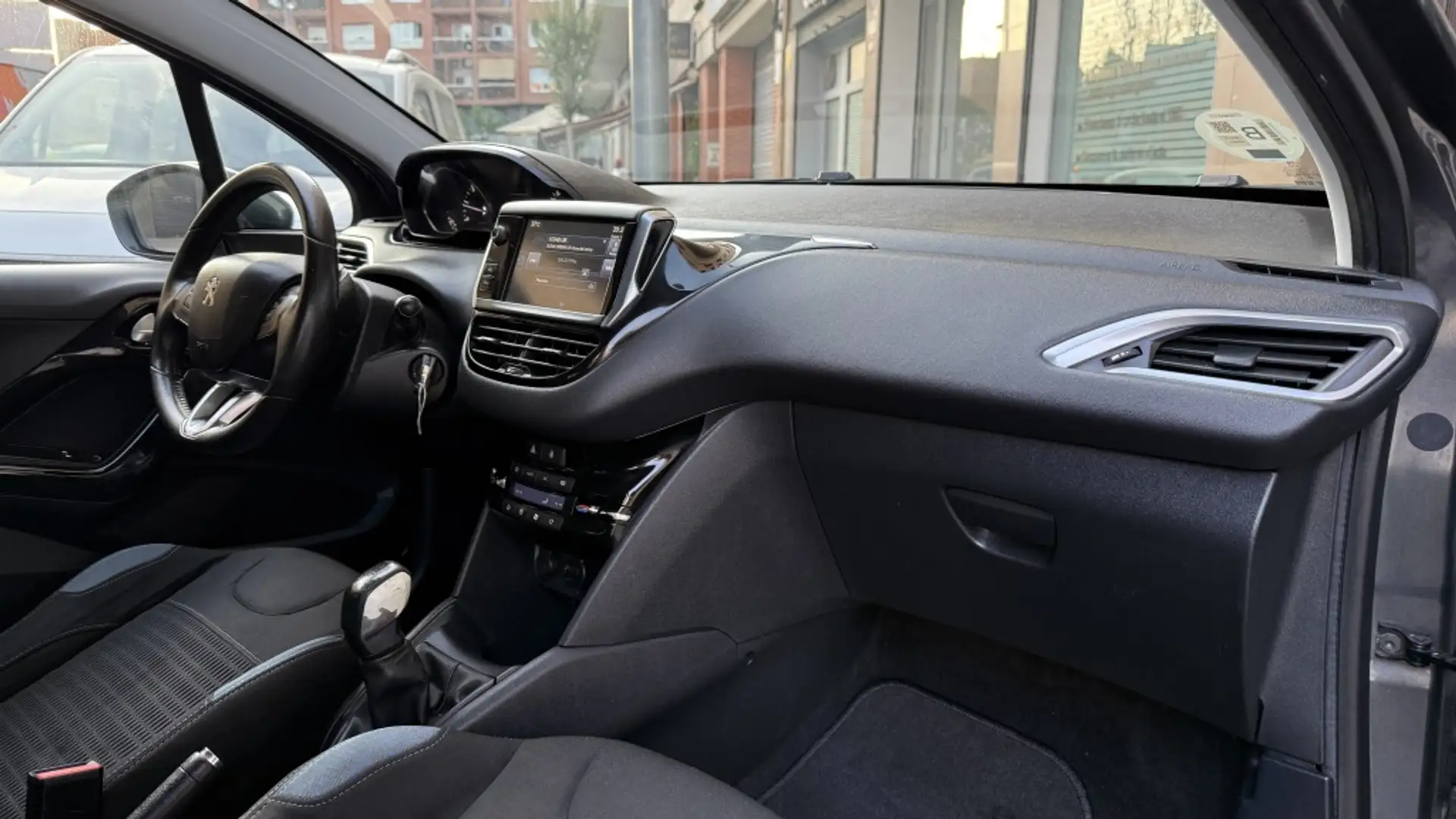 Peugeot 208 1.6e-HDi Allure Gris - 2