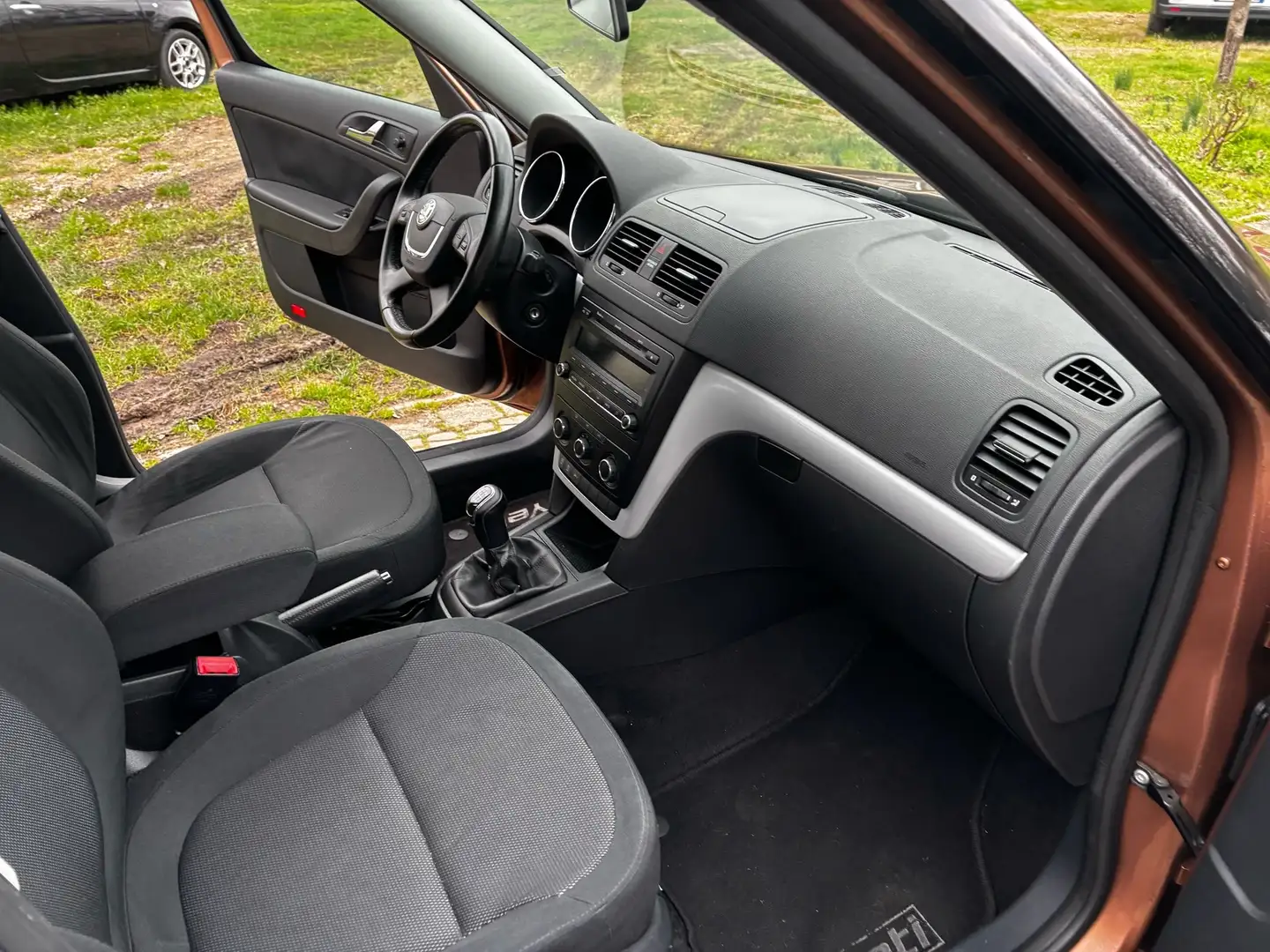 Skoda Yeti 1.6 tdi Ambition OK NEOPATENTATI UNIPROPRITARIO Bronz - 2