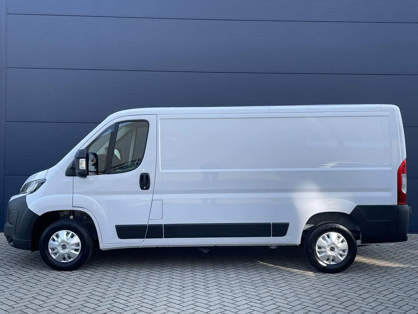 Opel Movano GB 2.2 D 120pk L2H1 | Camera | Trekhaak | Parkeers Wit - 2