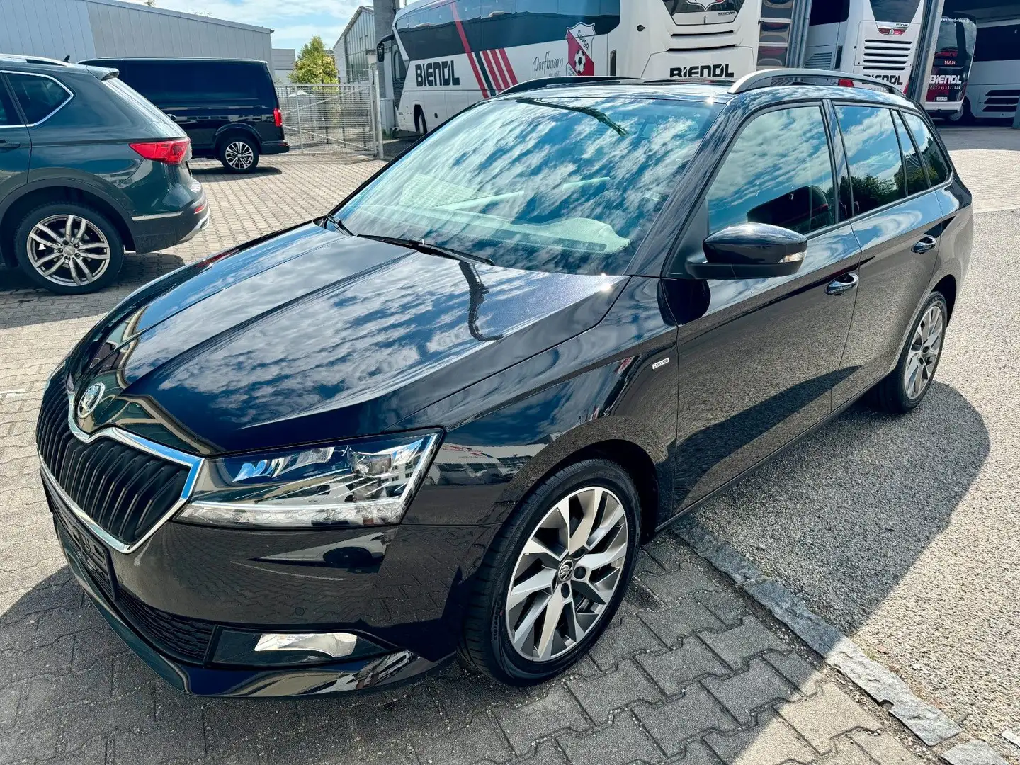Skoda Fabia Combi 1.0 TSI Best of°LED°NAVI°PDC°SITZHZG Schwarz - 2