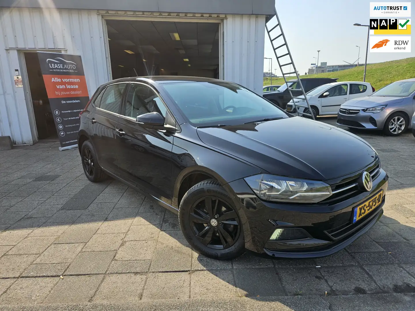 Volkswagen Polo 1.0 TSI Comfortline Business Zwart - 1