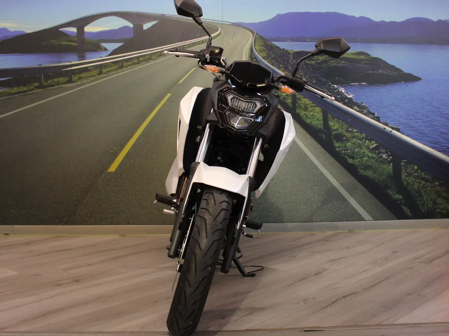 SYM NH 125 XCION - 12/2024 - Km 4 Wit - 2