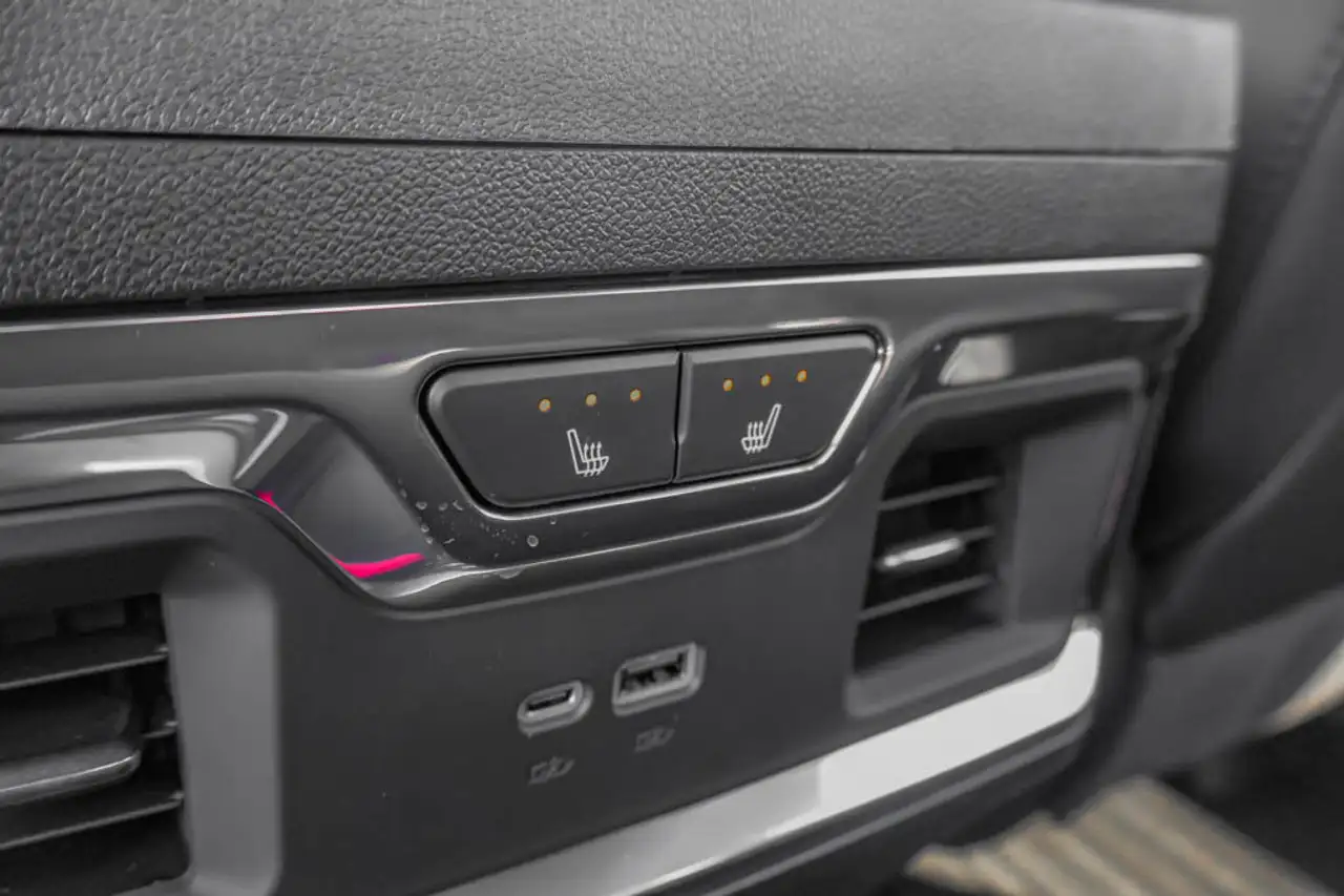 GMC Sierra 3500HD снимка GMC Sierra 3500HD