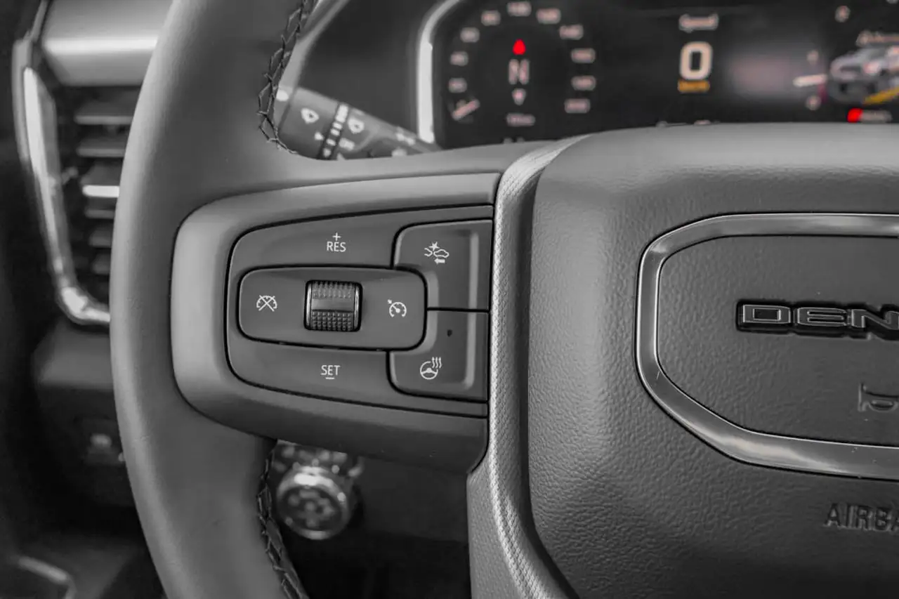 GMC Sierra 3500HD снимка GMC Sierra 3500HD