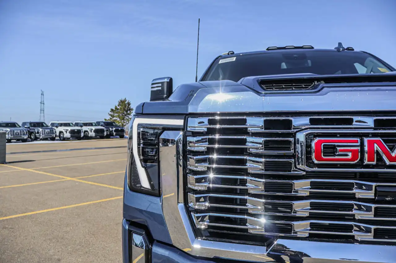 GMC Sierra 3500HD снимка GMC Sierra 3500HD