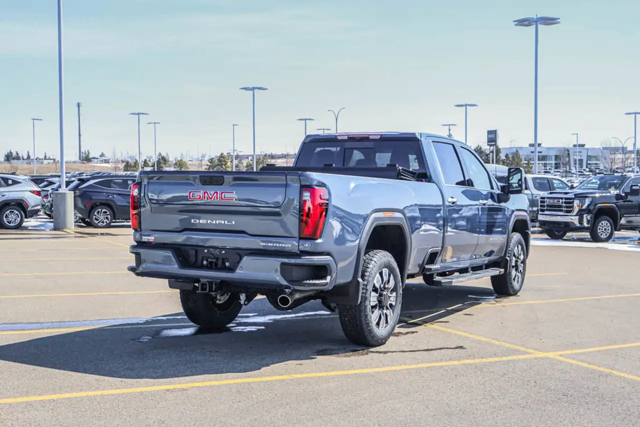 GMC Sierra 3500HD снимка GMC Sierra 3500HD