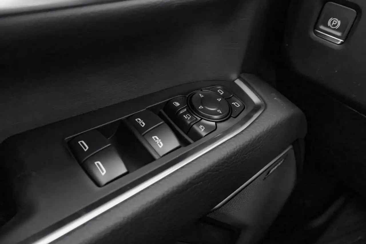 GMC Sierra 3500HD снимка GMC Sierra 3500HD