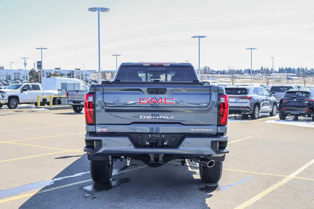 GMC Sierra 3500HD снимка GMC Sierra 3500HD