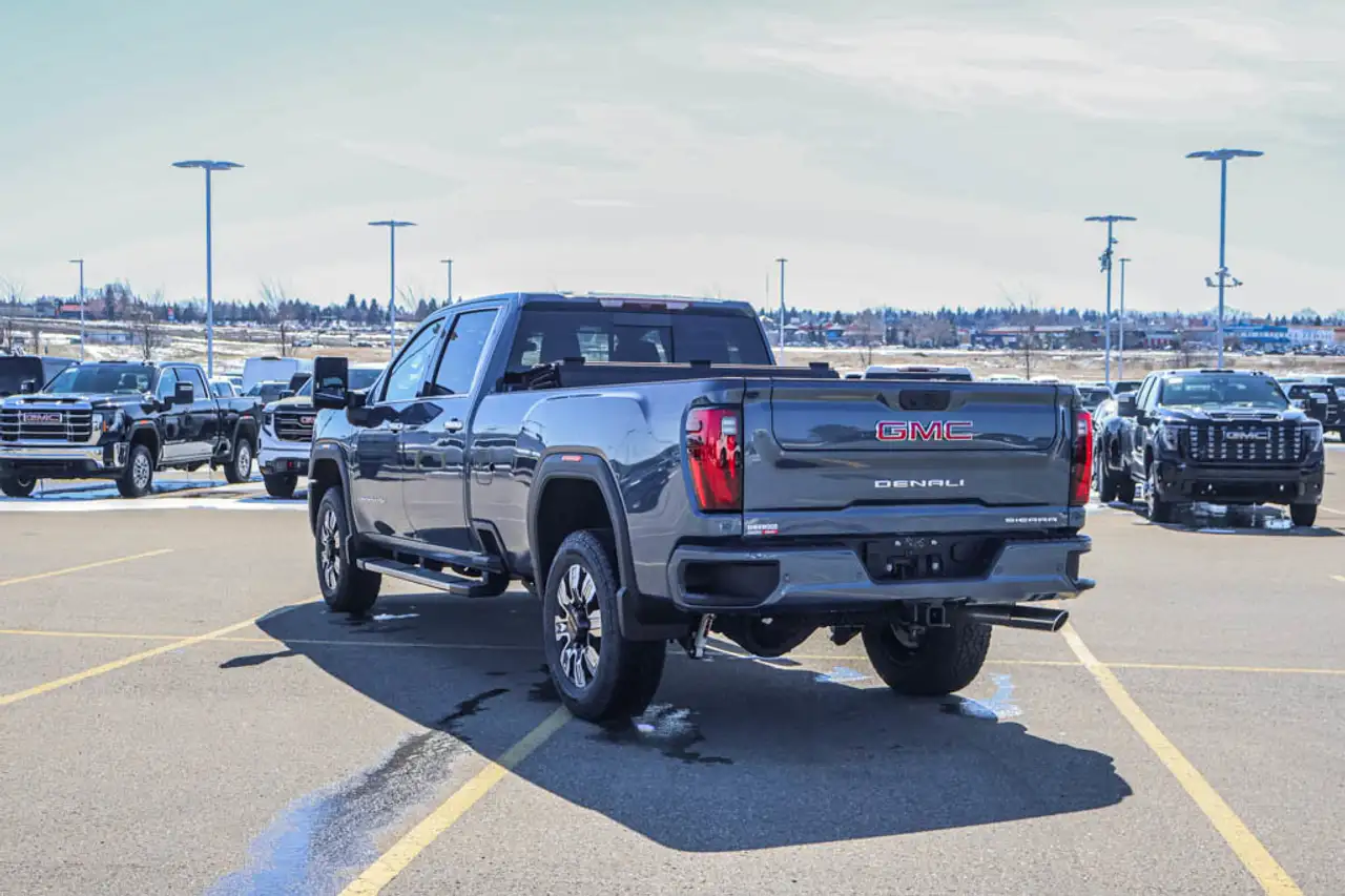 GMC Sierra 3500HD снимка GMC Sierra 3500HD
