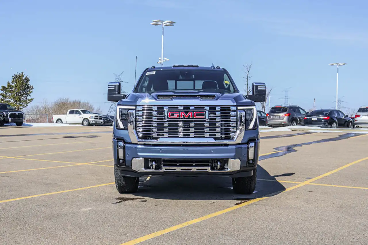 GMC Sierra 3500HD снимка GMC Sierra 3500HD