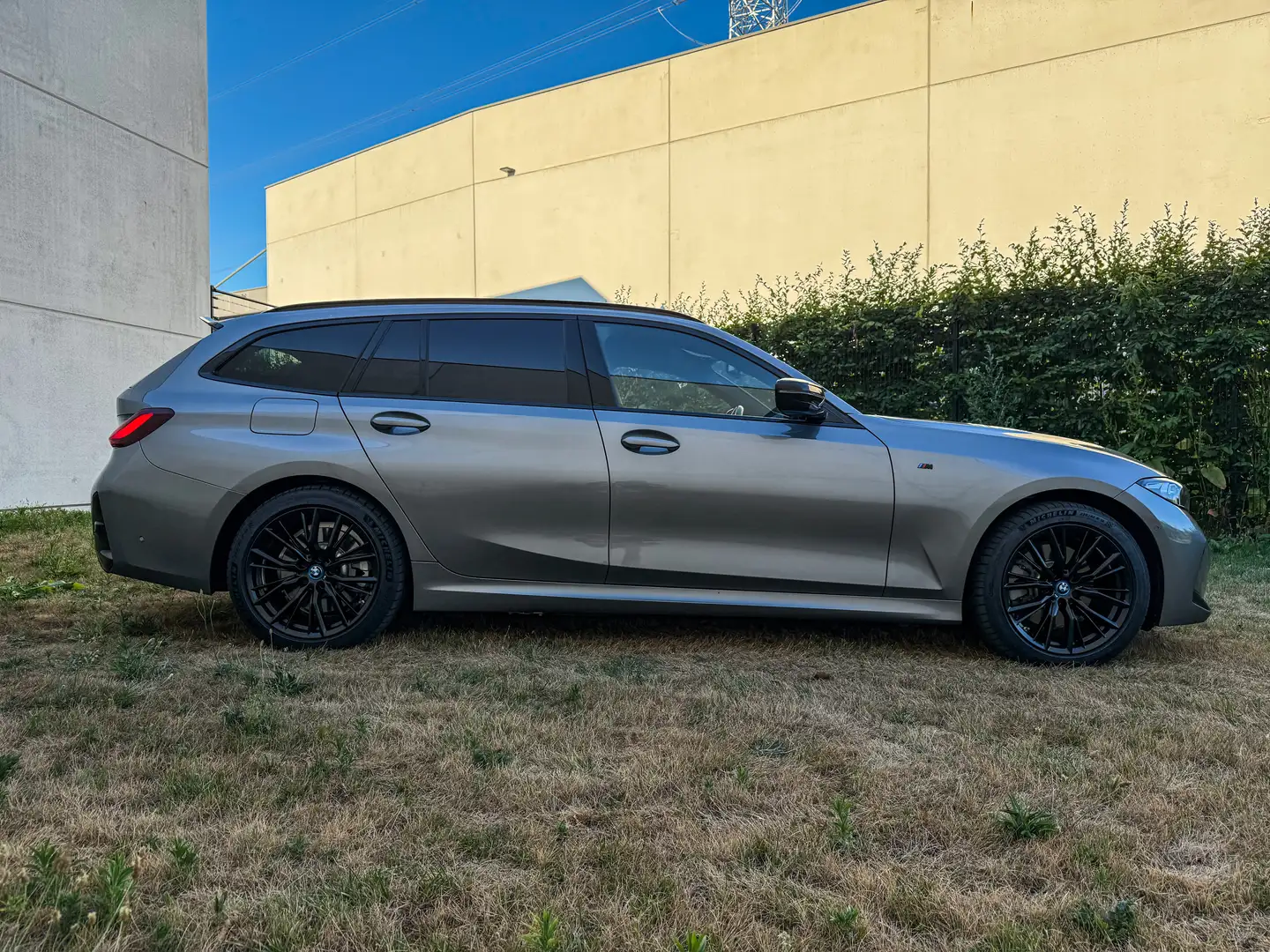 BMW 330 Plug-in | M Sport | Garantie | M Performance Grey - 2