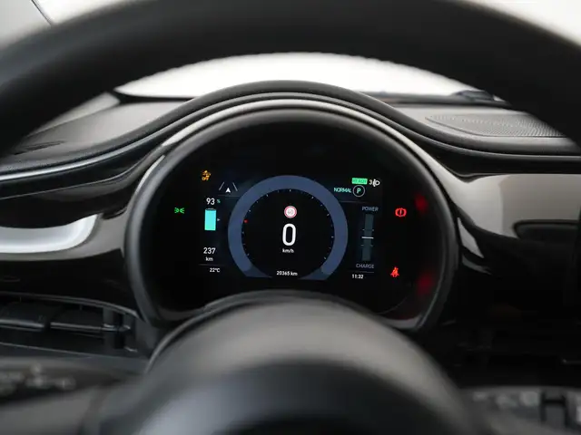 Fiat 500e view 9