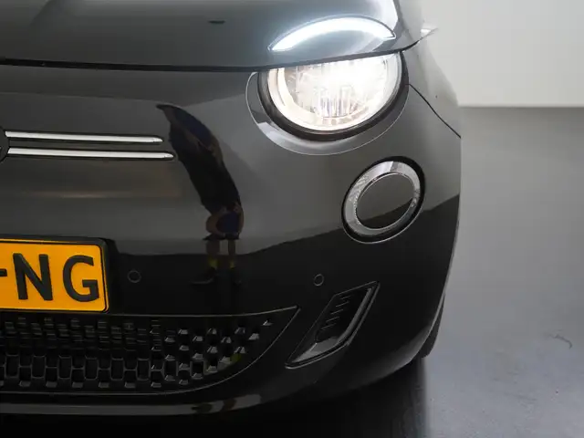 Fiat 500e view 26