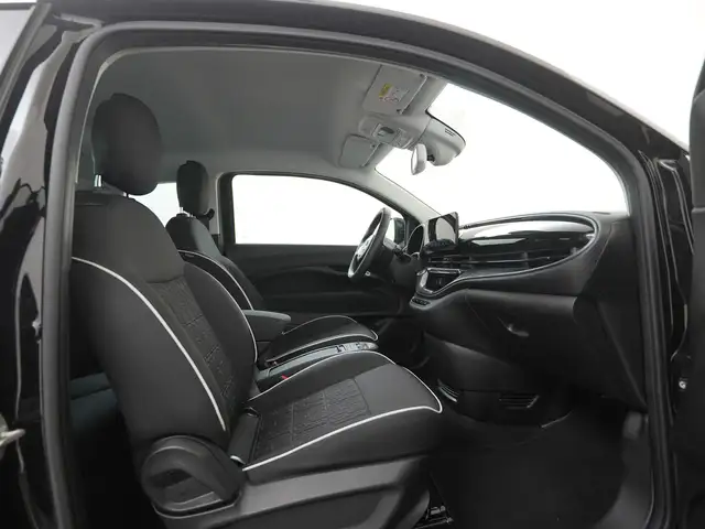 Fiat 500e view 3
