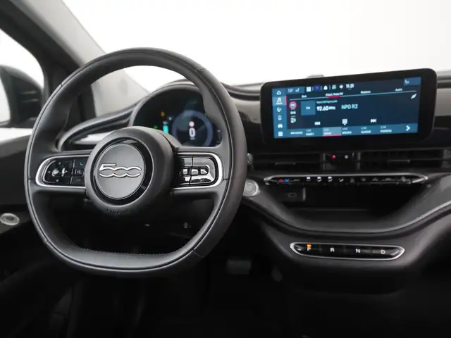 Fiat 500e view 6