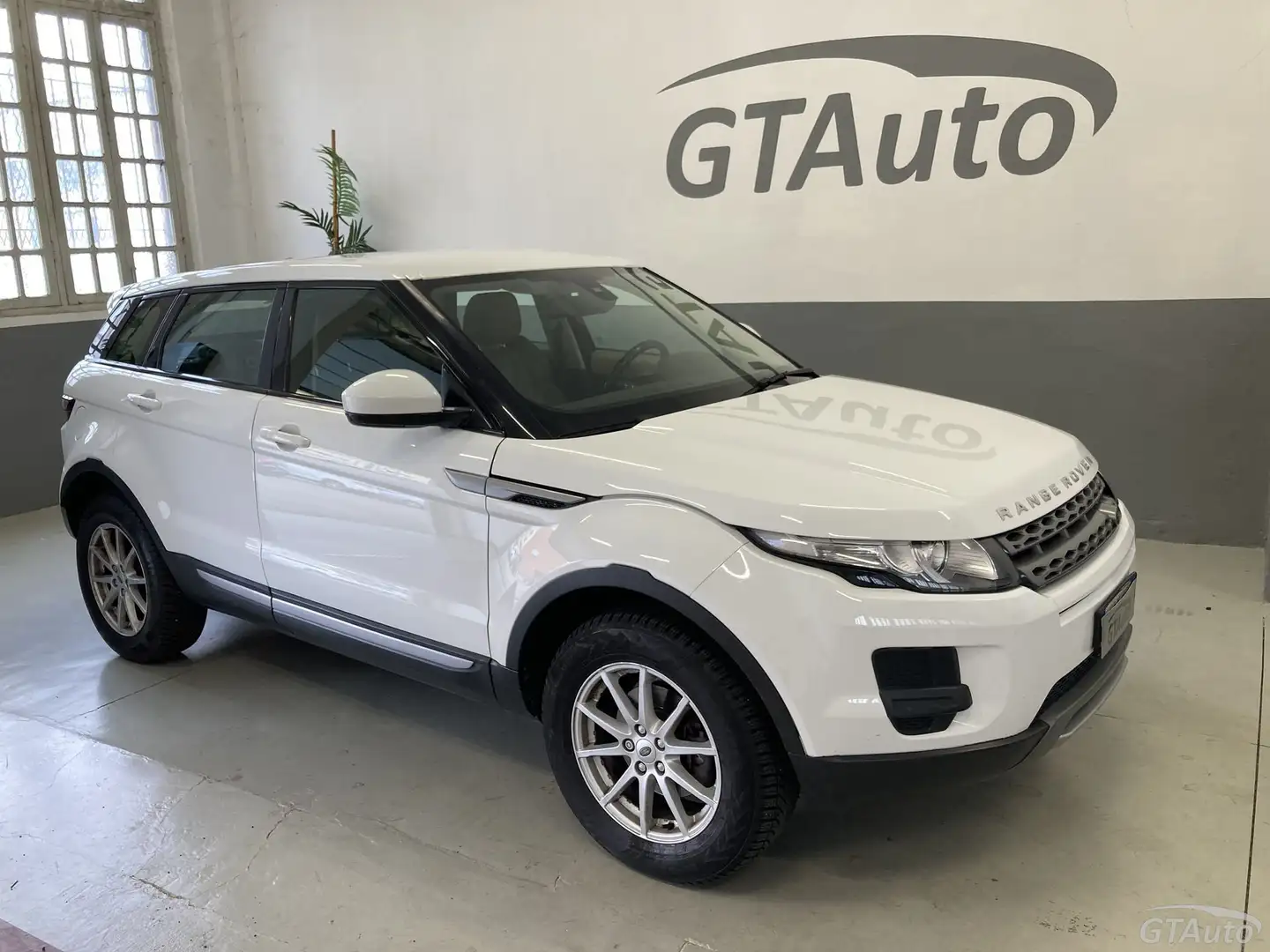 Land Rover Range Rover Evoque Range Rover Evoque 2.2 TD4 5p. Dynamic Gris - 1