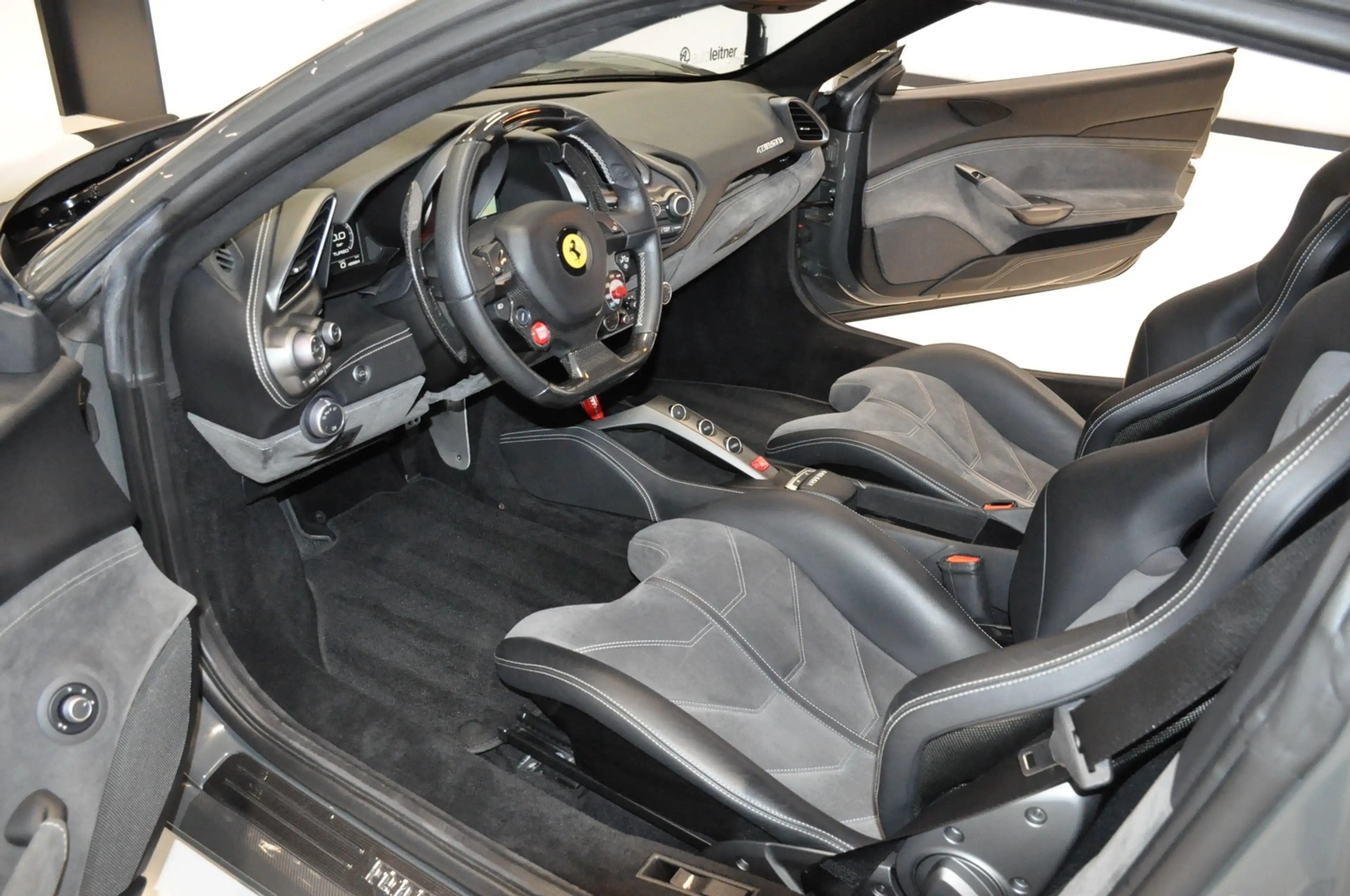 Ferrari 488 488 GTB origineel 46.894 km — photo 2