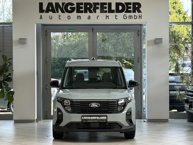 Ford Tourneo Courier view 9