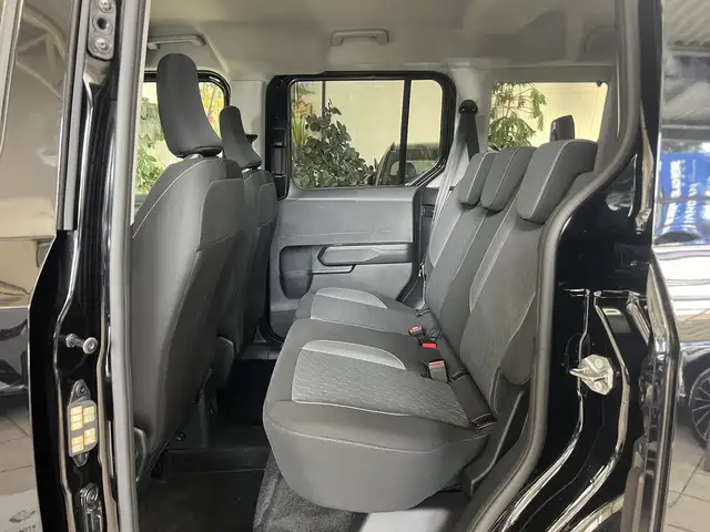 Ford Tourneo Courier view 14