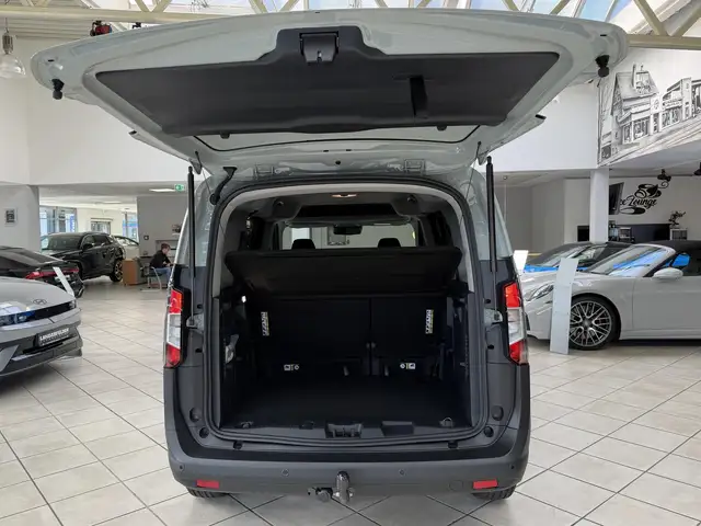 Ford Tourneo Courier view 10