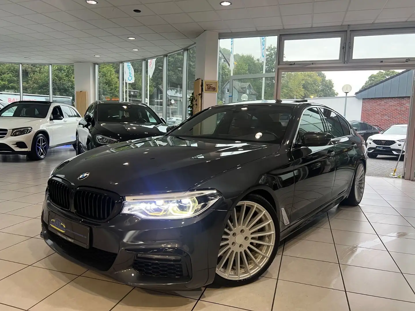 BMW 530 d Lim. Luxury Line M Sport optik Gris - 1