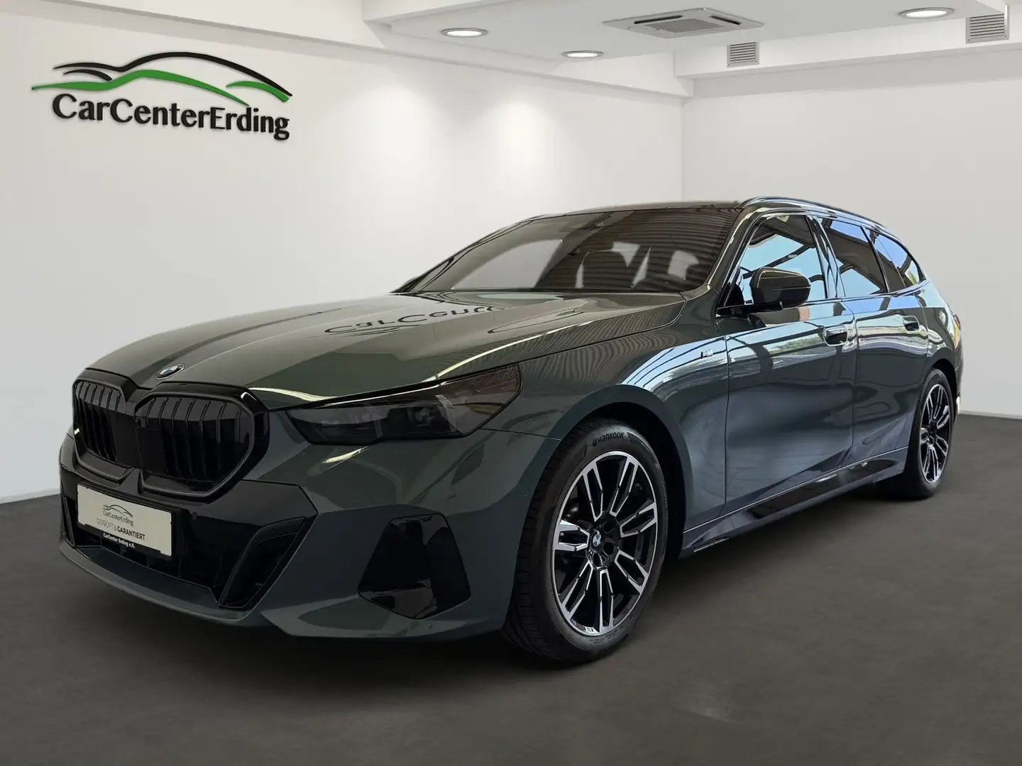 BMW 520 dT*M Sport*A.LED*Navi*ACC*360*Pano*AHK*H&K* Grün - 1