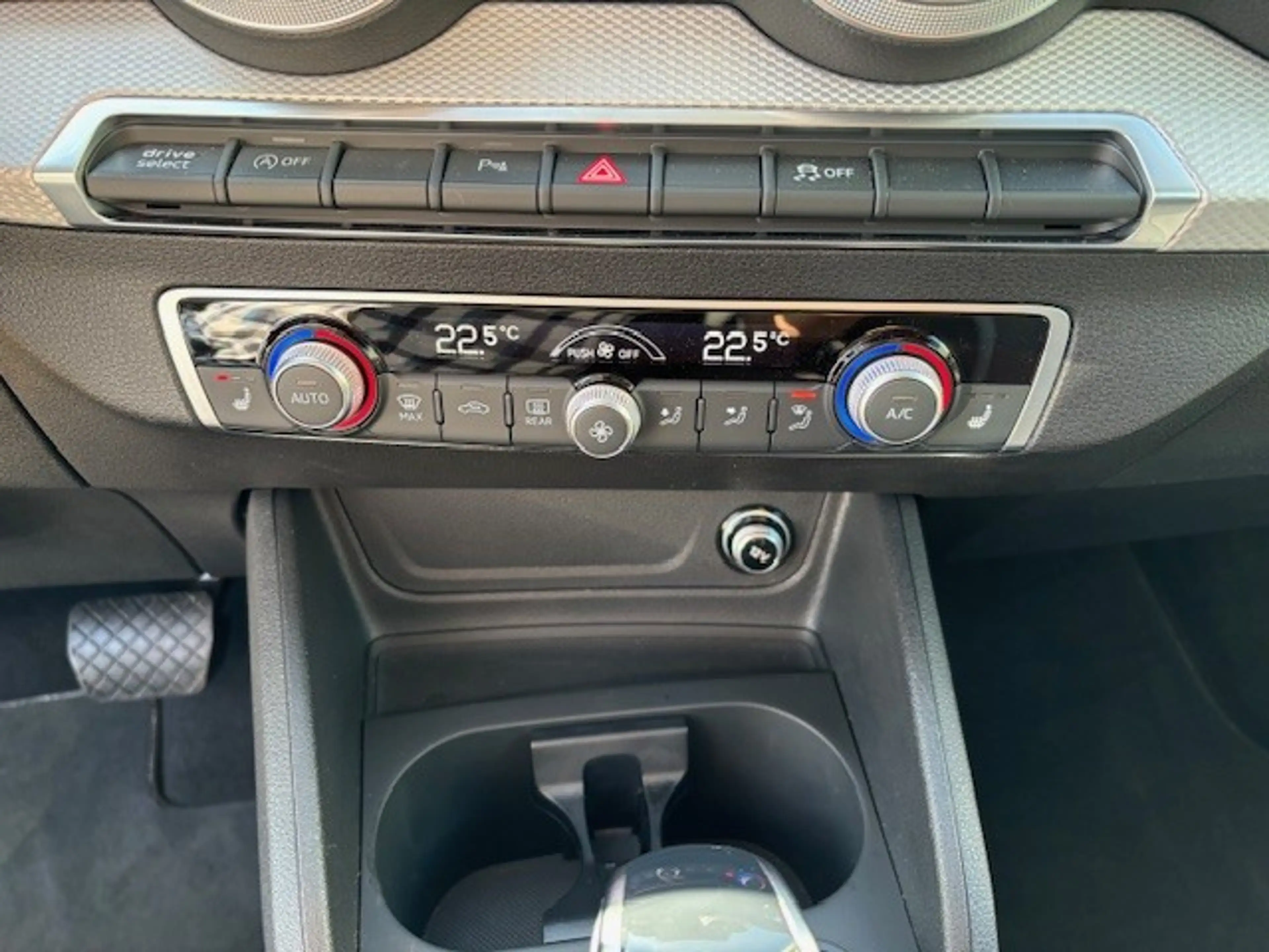 Audi Q2 35 TFSI S-Tronic S-Line, Matrix, Komfort plus — photo 15