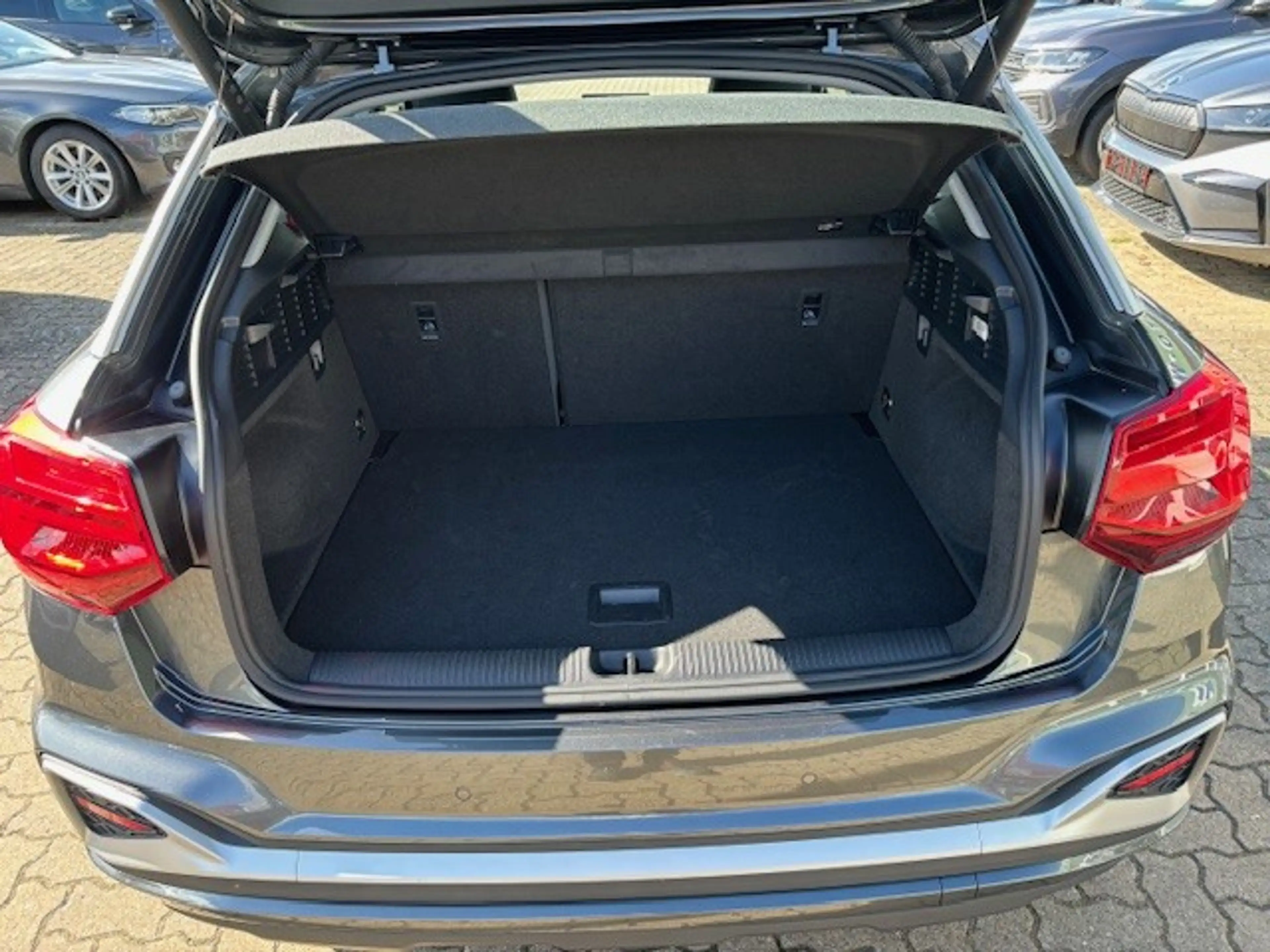 Audi Q2 35 TFSI S-Tronic S-Line, Matrix, Komfort plus — photo 5