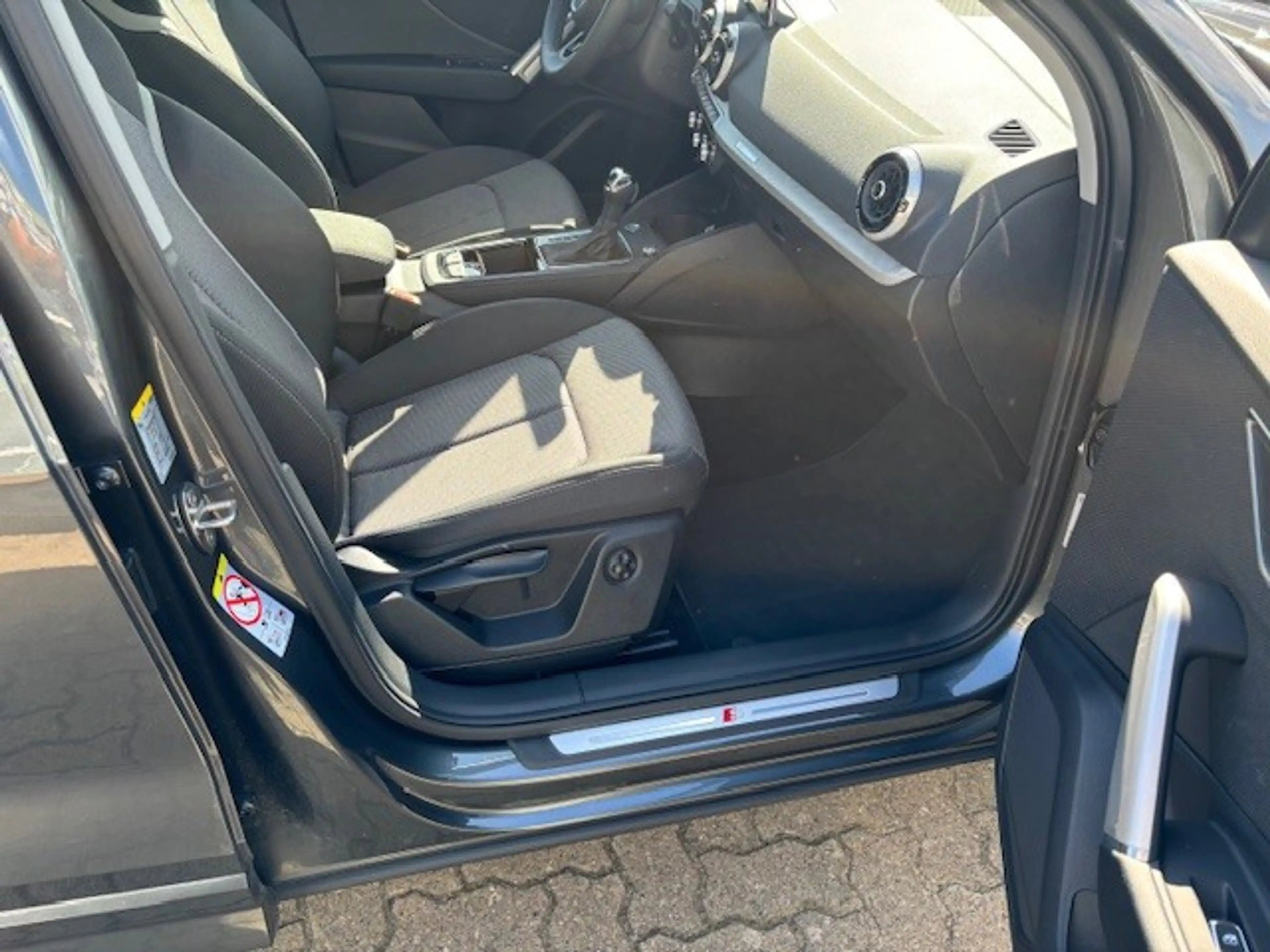 Audi Q2 35 TFSI S-Tronic S-Line, Matrix, Komfort plus — photo 9