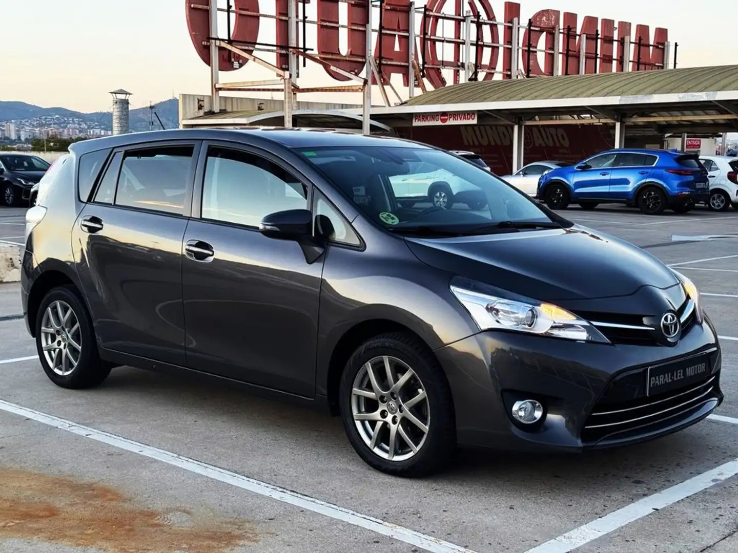 Toyota Verso 115D ADVANCE con TECHO PANORÁMICO, CÁMARA TRASER Grau - 1
