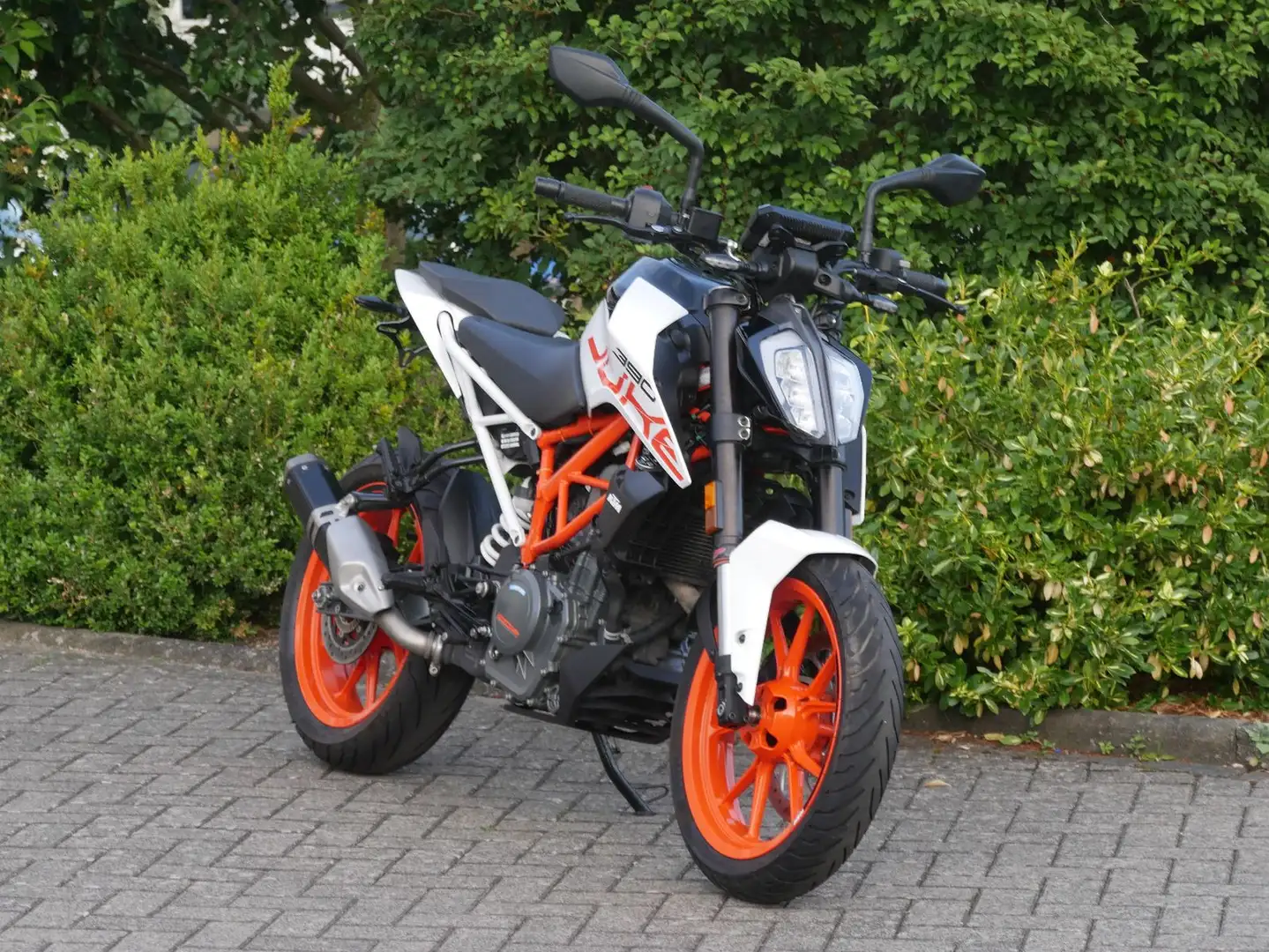KTM 390 Duke Quickshifter Білий - 1