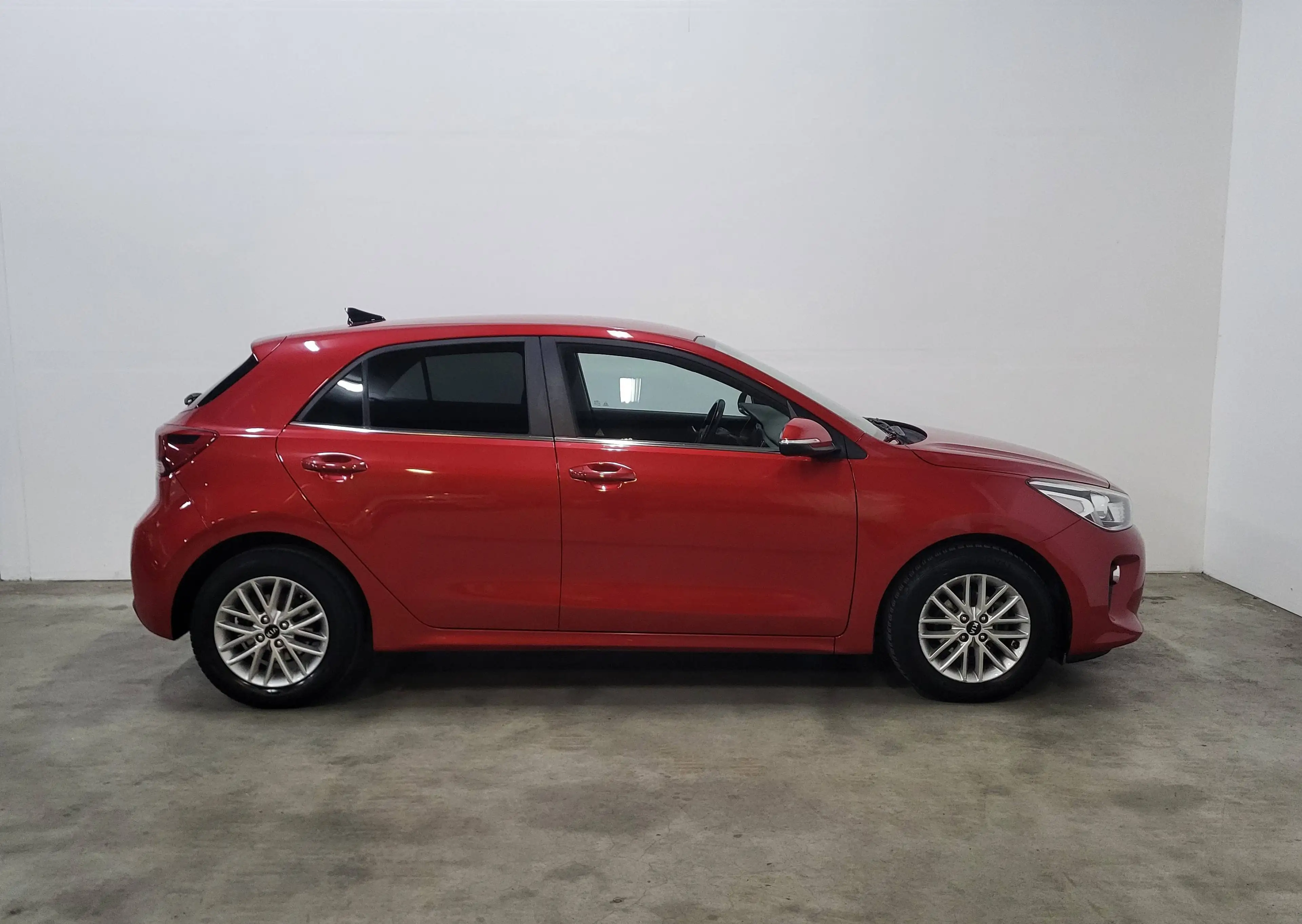 Kia Rio Rio 1.4i * CARPLAY * CAMERA * GPS * — photo 4