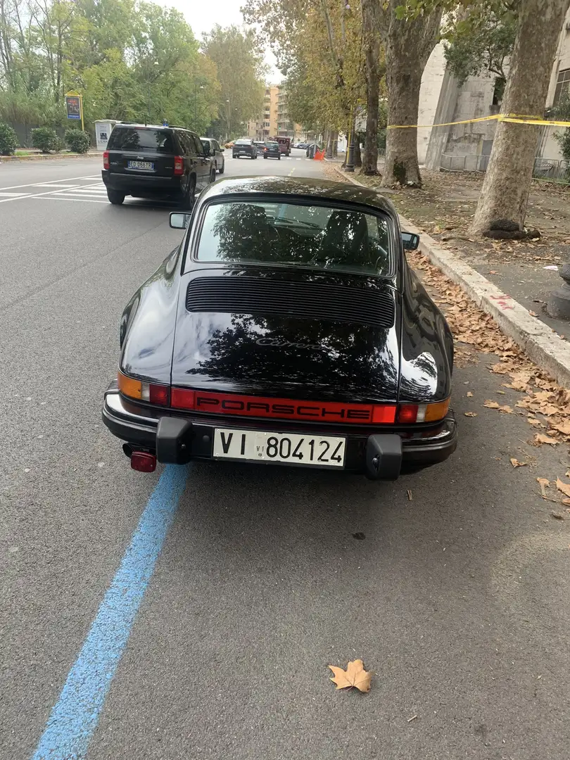 Porsche 911 Noir - 1