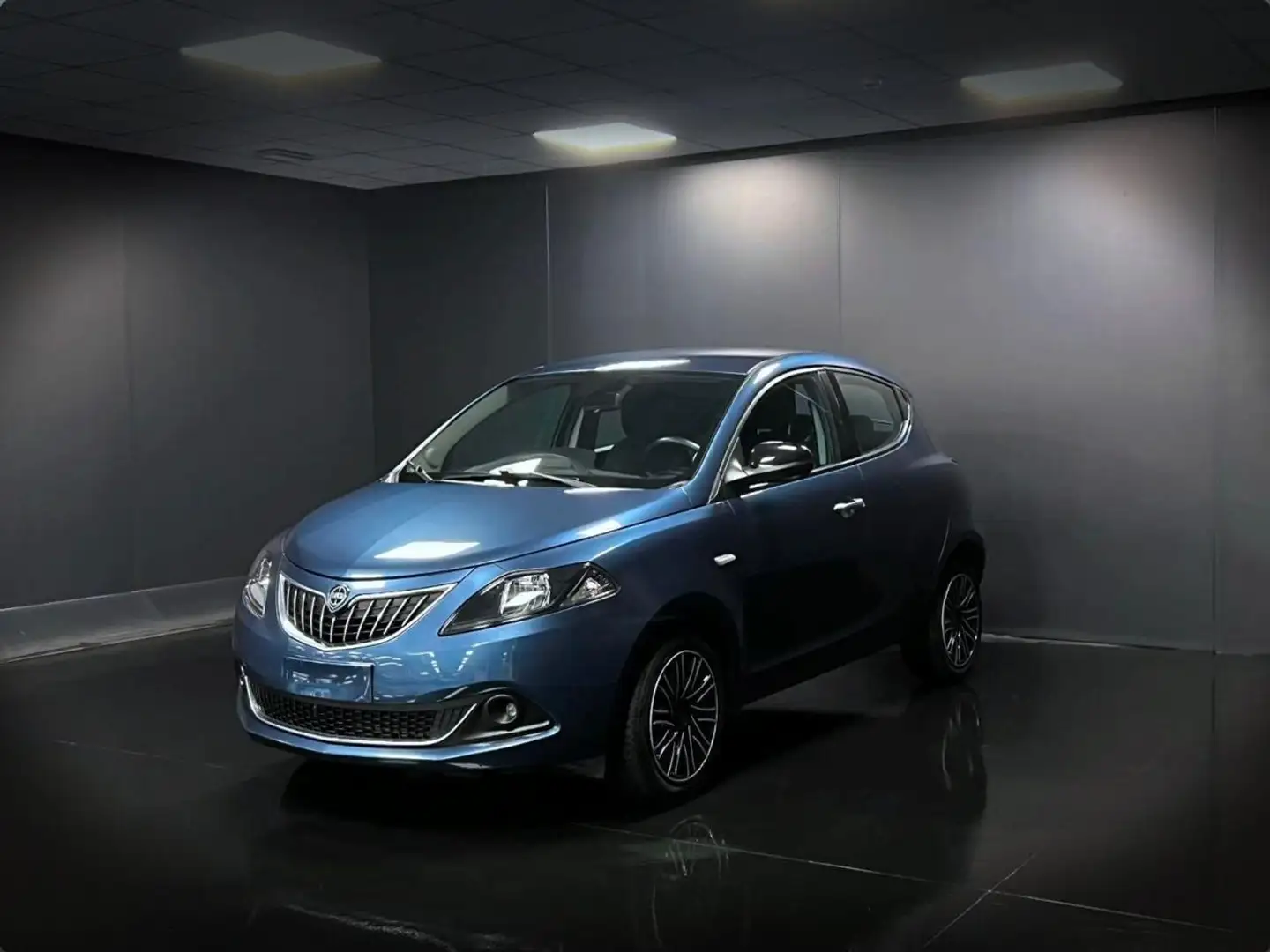 Lancia Ypsilon 1.0 FireFly 5 porte S&S Hybrid Gold Blu/Azzurro - 1