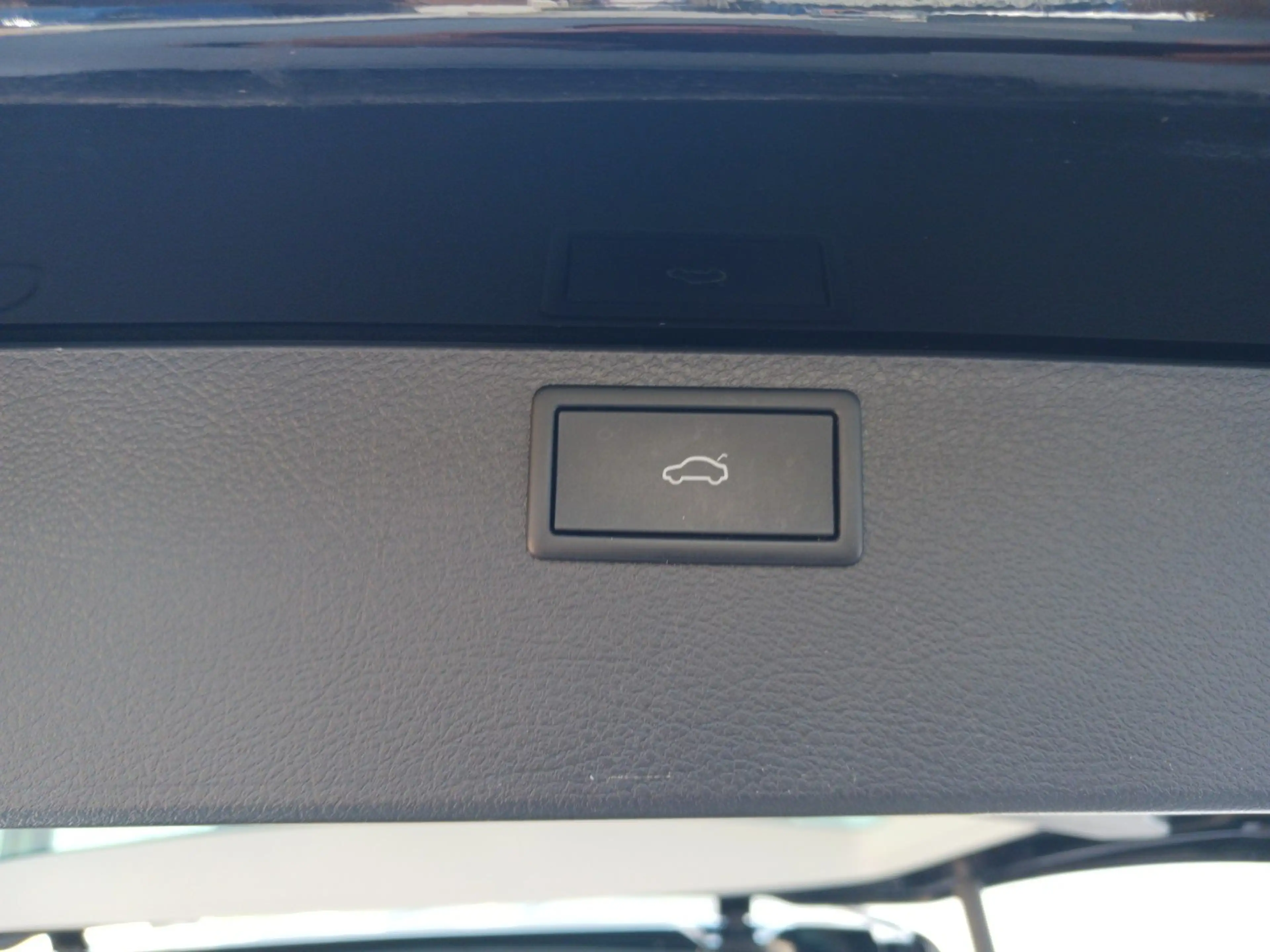 Volkswagen T6.1 Multivan 4MOTION Comfortline — photo 10