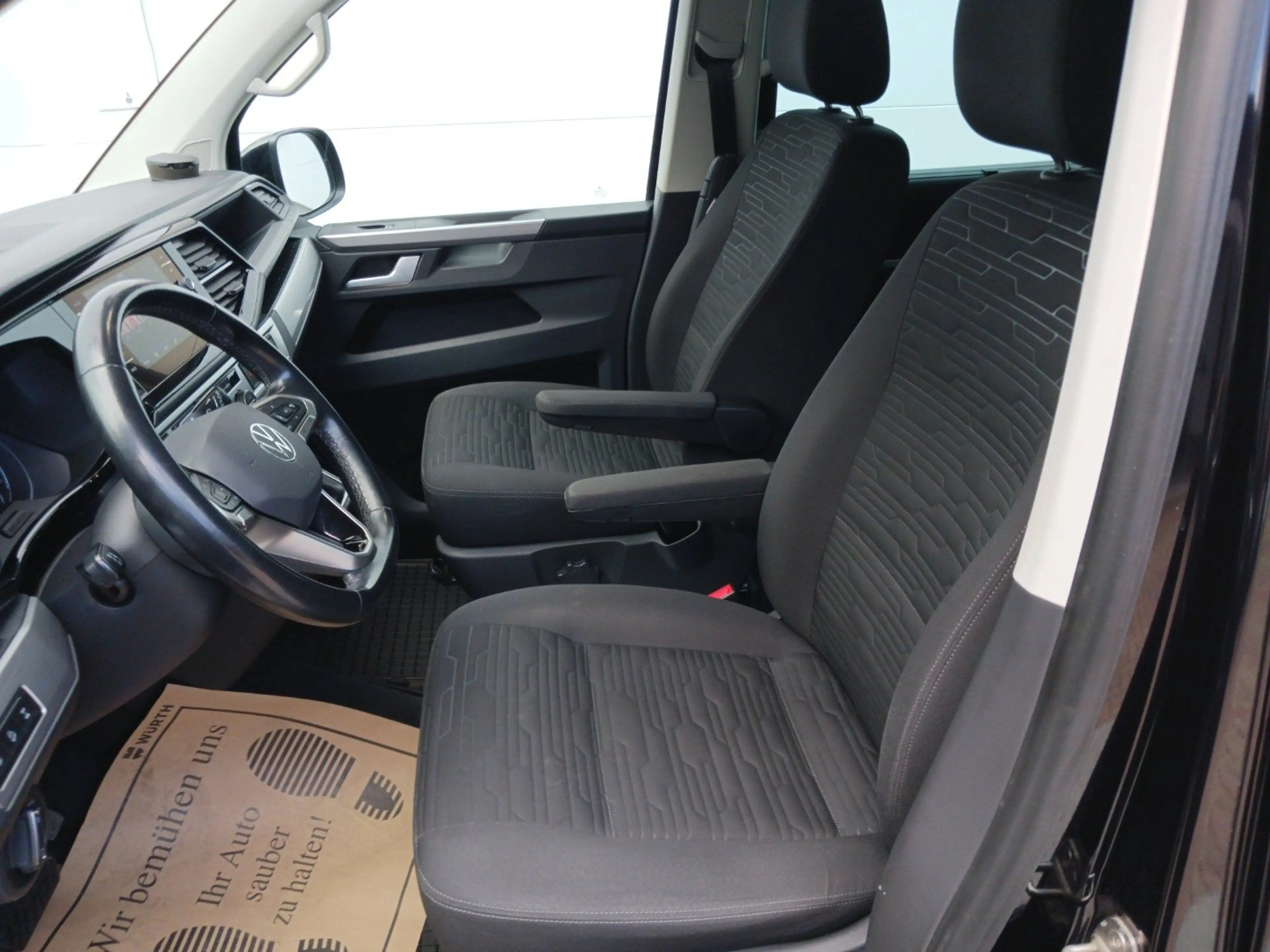 Volkswagen T6.1 Multivan 4MOTION Comfortline — photo 14